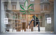 Geschäfte wie «Royal Green», das seit kurzem CDB-Produkte anbietet, erfreuen sich wachsender Beliebtheit. (Bild: Benjamin Manser)