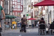 Ist ein grosszügigerer Umgang mit Aussenbestuhlung angebracht? Auch das ist ein Thema des Forums. (Bild: Hanspeter Schiess)