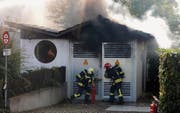 Feuerwehr löscht Brand in Trafostation (Bild: Kantonspolizei Thurgau)