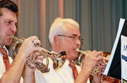 Die Eggersrieter Musikanten spielen an ihrem Unterhaltungsabend ohne Motto, aber mit rotem Faden. (Bild: Andrina Zumbühl)