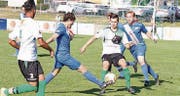 Allgäuer (2. v. l.) war bei der FCR-Abwehr gut aufgehoben. (Bild: mäx)