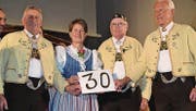Männer und eine Frau der «ersten Churfirstenchörli-Stunde», Paul Huser, Annelies Huser, Bruno Oehler und Franz Bollhalder.