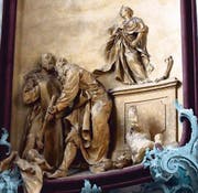 Ein Feiertag für Gallus, der hier auf dem Relief im St. Galler Dom zum Schlag gegen Götzenbilder ausholt. (Bild: Archiv/pd)