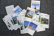 Das Seilbahnquartett besteht aus 32 Spielkarten und einer Anleitung mit mehreren Varianten. (Bild: Anina Rütsche)