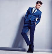 Das bleibt: SNEAKERS. Sneakers haben den Freizeitbereich längst verlassen und werden auch zum Business-Outfit getragen. Ein Trend, der sich dank Crossdressing weiterhin stark in Szene setzt. (Bild: Atelier Torino Gala)