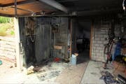 In der Garage eines Einfamilienhauses ist das Feuer ausgebrochen. (Bild: Kapo SG)