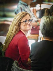 Philosophisches am Morgen: Maria Pappa im «Salon de Débat». (Bild: Michel Canonica)