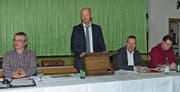 Geschäftsführer Maurizio Schirinzi, Präsident Andreas Eggenberger, Thomas Morgenthaler und Urs Graber (v. l.) präsentierten den Geschäftsbericht und die Studie zur Klärschlammentwässerungsanlage. (Bild: Ulrike Huber)