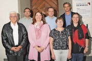 Die Kandidierenden der CVP Berneck (oben von links): Mario Ammann (GPK Primarschulgemeinde, neu), Urs Castellazzi (Gemeinderat, neu), Johannes Hildebrand (Gemeinderat, neu); unten von links: Stefan Schreiber (GPK Politische Gemeinde, bisher), Brigitte Grenacher (GPK OMR, neu), Therese Mathys (GPK Primarschulgemeinde, bisher), Claudia Castellazzi (Primarschulrat, neu). Es fehlen auf dem Foto: Daniele Abatemarco (GPK Politische Gemeinde, bisher), René Röthlisberger (GPK Primarschulgemeinde, bisher). (Bild: pd)