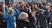 Als der neue Bewegungssong zum zweiten Mal per Lautsprecher ertönte, tanzten schon viele mit. (Bilder: Kathrin Meier-Gross)