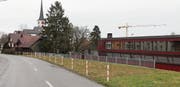 Die Ketten können entfernt werden, wenn das Areal während einer Veranstaltung als Parkplatz benützt werden soll. Allerdings unter Auflagen. (Bild: Andrea Häusler)