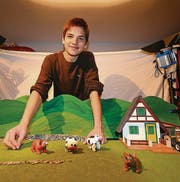 Ninian Mathis beim Making-of seines Siegerfilms «Robi-Pflock». (Bild: Corinne Allenspach)