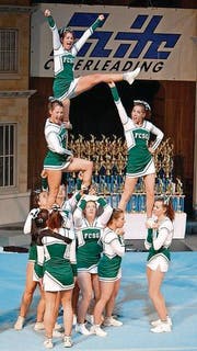 Verteidigen ihren Meistertitel: Die FC St. Gallen Cheerleader. (Bild: pd)