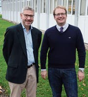Präsident Hanspeter Küng (links) und Bartholomäus Prankl sehen kein Wagnis darin, eine weitgehend unbekannte Orchestermesse aus der Romantik aufzuführen. Das Rheintaler Publikum kenne und schätze Josef Gabriel Rheinberger, sagen sie. (Bild: Monika von der Linden)