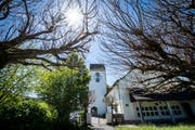 Die Pfarrstelle im evangelischen Kirchenzentrum Vogelherd ist ab Juli vakant. (Bild: Urs Bucher)