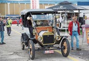 Oldtimerliebhaber aus dem In- und Ausland haben gestern ihre Schmuckstücke in Altenrhein präsentiert. (Bild: Christof Sonderegger)