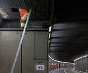 Lohnmässig geht es für Arbeitnehmer derzeit kaum nach oben. (Bild: Alexandra Wey/Keystone (Göschenen, 6. April 2016))