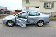 Einer der beiden Unfallwagen. (Bild: Kapo SG)