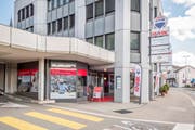An den 90 Standorten der Remax in der Schweiz arbeiten 300 selbstständige Immobilienmaklerinnen und -makler. Im Bild ist das Büro der Remax-Filiale in Wil zu sehen. (Bild: PD)