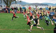 Am Nachmittag, nach der CH-Meisterschaft, finden die Kinderläufe mit Crosslauf-Feeling statt. (Bild: pd)