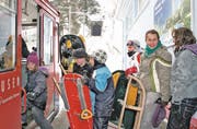 Die Rheineck-Walzenhausen-Bergbahn wurde gestern von Schlittlern rege benutzt. (Bild: Janine Hürlimann)