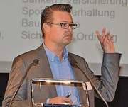 Referent Roger Martin mahnte die anwesenden Firmenvertreter zu langfristiger Personalplanung: «Bieten Sie etwas an!» (Bilder: Monika von der Linden)