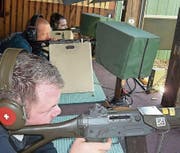 Die Feldschützengesellschaft startete traditionell mit dem Eröffnungsschiessen. (Bild: pd)