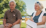 Viele Emotionen: HPS-Schulleiter Jack Jud – mit seiner Frau Cécile – am Abschiedsfest auf dem Pfadiheimareal. (Bilder: Andrea Häusler)