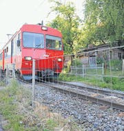 Der Weg über das Gleis zur Schlosserstrasse ist gesperrt. (Bild: Olivia Hug)