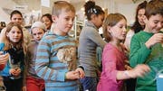 Als es ums Degustieren ging, liessen sich die Kinder nicht bitten.