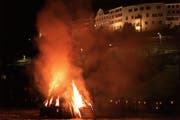Vor den Kulissen des Städtli brannte am Sonntag, 18. Februar, der Böögg. (Bild: Sascha Erni)