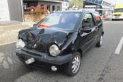 Der beschädigte Unfallwagen. (Bild: Kapo SG)