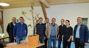 Zu Besuch bei der Firma Grob Kies AG: Der Gemeinderat von Wattwil gemeinsam mit Franziska Sabljo-Grob. (Bild: PD)