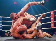 Mehr als eine Prügelei: «Im Mixed Martial Arts ist es entscheidend, im passenden Moment die richtige Technik anzuwenden», sagt der Altstätter Valdrin Istrefi (oben). (Bild: pd)