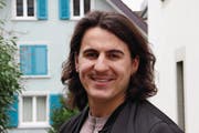 Mergim Ahmeti ist Spezialist Einkauf. Er besucht die Fachhochschule, um diplomierter Betriebswirtschafter zu werden. (Bild: Gert Bruderer)