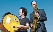 Enrico und Peter Lenzin (von links) spielen mit dem aktuellen Love-&- Life-Programm Jazz in verschiedensten Facetten. (Bild: pd)