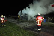 Die Feuerwehr hatte den Brand rasch unter Kontrolle. (Bild: Kapo SG)
