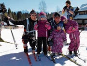 Der Gewinner Thomas Diezig mit seiner Frau Ines und den drei Kindern. (Bilder: Christiana Sutter)