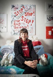 Irene Varga drehte der Toxikologie den Rücken, weil sie Tierversuche hätte absegnen müssen. (Bild: Urs Bucher)