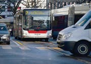 Die Stadt St. Gallen hat zwar das dichteste ÖV-Netz, aber auch das dichteste Strassennetz. (Bild: Coralie Wenger)