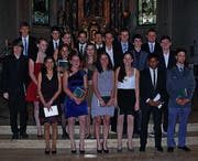 Klasse 4Wa: (hinterste Reihe von links) Felix Keller, Eichberg; Raphael Sket, Diepoldsau; Tanja Niederer, Thal; Michele De Maio, Rheineck; Thibault Huber, Balgach; Florian Wirth, St. Margrethen; Dario Sieber, Widnau; Patrik Waibel, Diepoldsau (Klassenlehrer). (Mittlere Reihe von links) Dennis Camera, Marbach; Sereina Wüst, Balgach; Jennifer Alig, Thal; Patricia von Sury, Altstätten; Tobias Emmert, Rebstein; Riccardo Pinardi, Oberriet. (Vorderste Reihe von links) Ornella Heule, Widnau; Katja Engler, Balgach; Laura Eggenberger, Balgach; Patricia Brändle, Au; Aatharsh Kamalanathan, Rebstein; Elias Hauser, Rheineck.