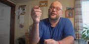 Mischa Sutter, der den Vandalenakt auf Facebook publik machte, sagt: «Nicht alle Jugendlichen sind so – eine Kameraüberwachung bringt daher nichts.» (Bild: David Metzger)