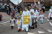 Die Spielgruppe gehörte zu den ersten, welche auf die Umzugsroute geschickt worden ist.