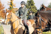Der ehemalige Dragoner Urs Stillhart aus Bütschwil auf Pferd Wisper beim diesjährigen Jagdritt der ehemaligen Kavallerie in Diepoldsau. (Bild: Katharina Rutz)