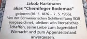 Am Geburtshaus in Wienacht erinnert heute eine Gedenktafel an den berühmten Appenzeller Volksdichter. (Bild: Peter Eggenberger)