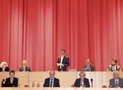 Das neu bestellte Präsidium in der oberen Reihe von links: Stimmenzähler Silvia Galli Aepli und Erwin Sutter, Präsident Markus Mauchle, Stadtschreiber Toni Inauen und Vizepräsident Gallus Hälg. (Bild: Sebastian Schneider)