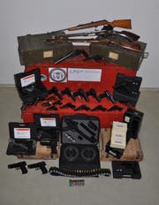 Die sichergestellten Waffen aus Österreich. (Bild: LVT Vorarlberg)