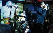 Die Altstars Dr. Feelgood präsentierten sich in jugendlichem Schwung. (Bild: Max Pflüger)