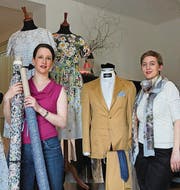Karin Bischoff und Kathrin Baumberger in ihrem neuen Laden. (Bild: Christina Weder)