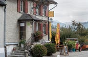 Dunkelhäutige würden hier nicht bewirtet, soll die Wirtin des Restaurants Traube in Bazenheid gesagt haben. (Bild: Ralph Ribi)